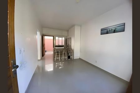Sala de casa para alugar com 2 quartos, 61m² em Novo Progresso, Contagem