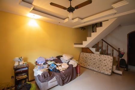 Sala de casa para alugar com 2 quartos, 60m² em Pião, São Gonçalo