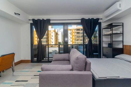 Sala/Quarto de kitnet/studio para alugar com 1 quarto, 36m² em Boa Vista, Porto Alegre
