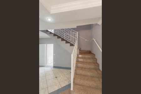 Escada de casa para alugar com 4 quartos, 333m² em Parque Via Norte, Campinas