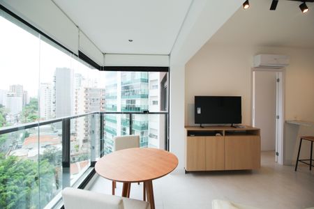 Sala de apartamento para alugar com 1 quarto, 36m² em Indianópolis, São Paulo