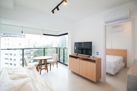 Sala de apartamento para alugar com 1 quarto, 36m² em Indianópolis, São Paulo