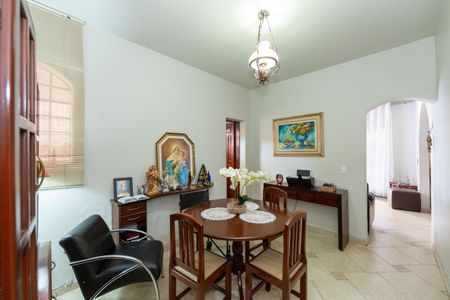 Sala de casa à venda com 3 quartos, 344m² em Barreiro, Belo Horizonte