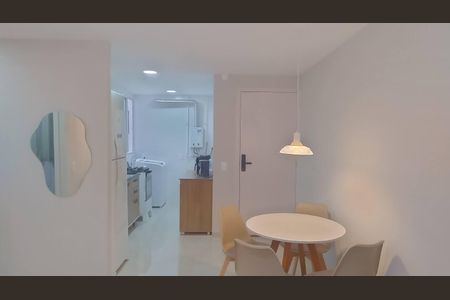 Sala de apartamento para alugar com 2 quartos, 45m² em Recreio dos Bandeirantes, Rio de Janeiro