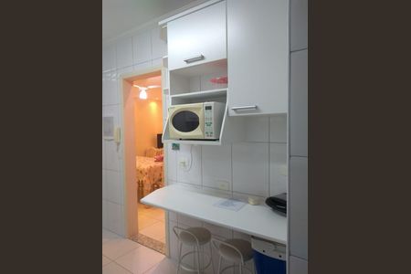 Cozinha de apartamento para alugar com 3 quartos, 97m² em Jardim Vitoria, Guarujá