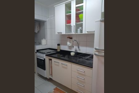 Cozinha de apartamento para alugar com 3 quartos, 97m² em Jardim Vitoria, Guarujá