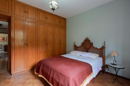 Quarto 1 de casa à venda com 4 quartos, 217m² em Vila Vitorio Mazzei, São Paulo