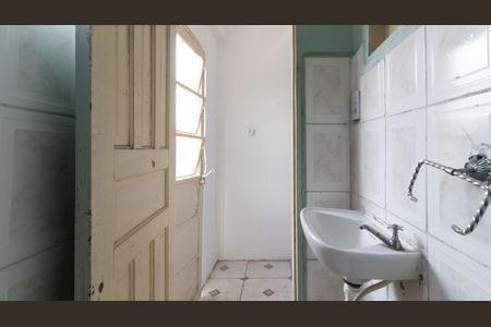 Banheiro de casa para alugar com 1 quarto, 48m² em Jardim Matarazzo, São Paulo