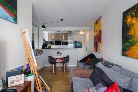 Sala de apartamento à venda com 3 quartos, 56m² em Pirajussara, São Paulo
