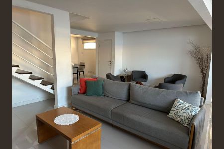 Sala de casa de condomínio à venda com 3 quartos, 200m² em Tamboré, Santana de Parnaíba