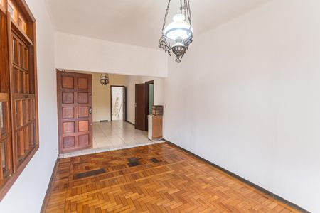 Sala de casa à venda com 6 quartos, 300m² em Santo Antônio, Belo Horizonte