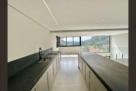 Cozinha de casa de condomínio para alugar com 4 quartos, 484m² em São Paulo II, Cotia