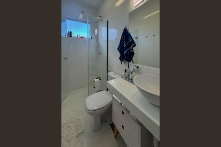 Banheiro de casa à venda com 3 quartos, 120m² em Garças, Belo Horizonte