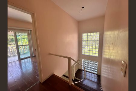 Sala de casa à venda com 3 quartos, 173m² em Serra Grande, Niterói