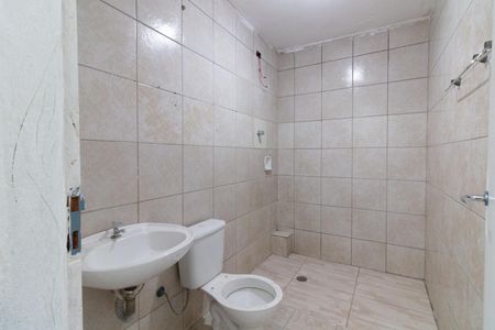 Banheiro de casa para alugar com 2 quartos, 50m² em Jardim das Vertentes, São Paulo