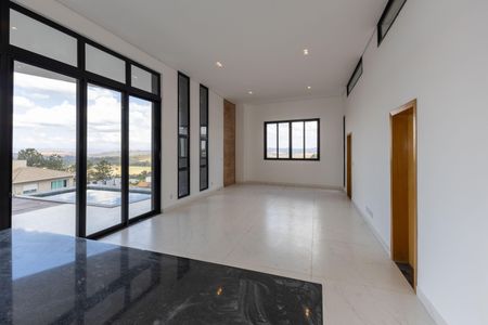 Sala de casa de condomínio à venda com 4 quartos, 330m² em Vale do Sereno, Nova Lima