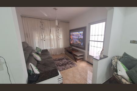 Sala de casa para alugar com 3 quartos, 185m² em Cidade Edson, Suzano