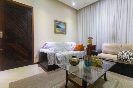 Sala de casa à venda com 3 quartos, 183m² em Vila Domitila, São Paulo