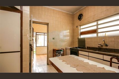 Casa à venda com 3 quartos, 480m² em Bela Aliança, São Paulo