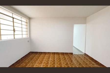 Sala de casa para alugar com 2 quartos, 70m² em Parque Peruche, São Paulo
