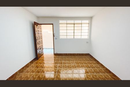 Sala de casa para alugar com 2 quartos, 70m² em Parque Peruche, São Paulo