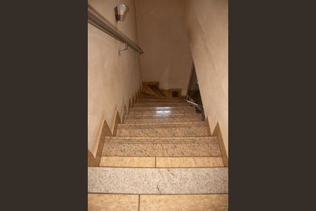 Escada de casa à venda com 3 quartos, 90m² em Jardim Laguna, Contagem