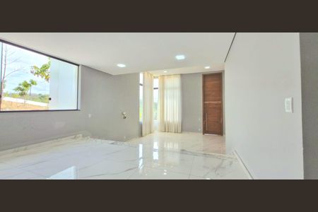 Sala de casa de condomínio para alugar com 3 quartos, 282m² em , Lagoa Santa