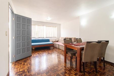 Sala de casa de condomínio para alugar com 3 quartos, 120m² em São Braz, Curitiba