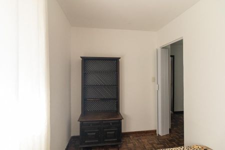 Quarto 2 de casa para alugar com 2 quartos, 50m² em Uberaba, Curitiba