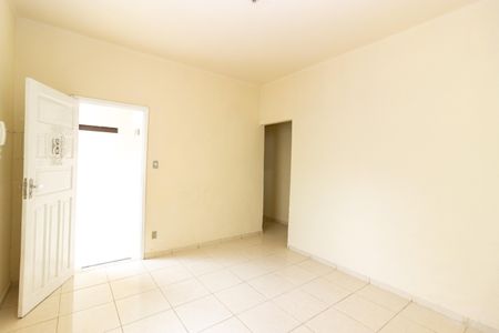 Sala de casa para alugar com 1 quarto, 70m² em Osvaldo Cruz, Rio de Janeiro