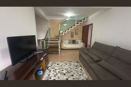 Sala de casa para alugar com 4 quartos, 350m² em Novo Eldorado, Contagem
