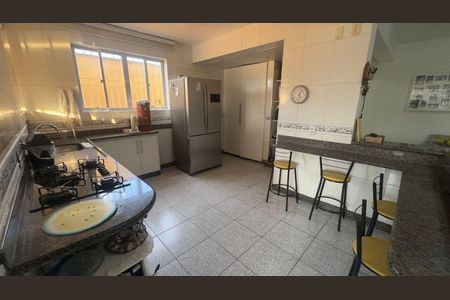 Cozinha de casa para alugar com 4 quartos, 350m² em Novo Eldorado, Contagem