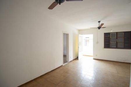 Sala de casa para alugar com 2 quartos, 76m² em Venda da Cruz, São Gonçalo