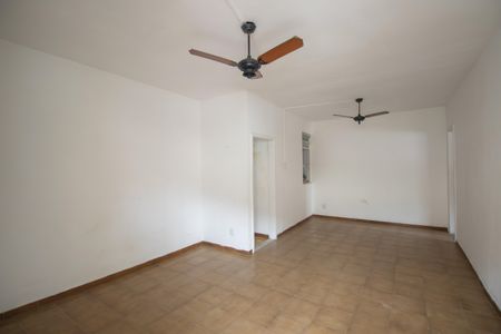 Sala de casa para alugar com 2 quartos, 76m² em Venda da Cruz, São Gonçalo