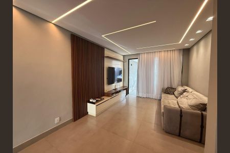 Sala de casa à venda com 3 quartos, 230m² em Santa Luzia, Contagem