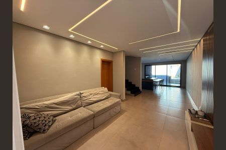 Sala de casa à venda com 3 quartos, 230m² em Santa Luzia, Contagem