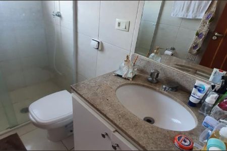 Banheiro da Suíte de casa à venda com 4 quartos, 249m² em Jardim Andrea Demarchi, São Bernardo do Campo