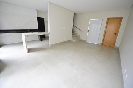 Sala de casa de condomínio para alugar com 3 quartos, 153m² em Vila Rosa, Goiânia