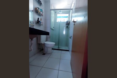 Banheiro de apartamento à venda com 2 quartos, 62m² em Novo Eldorado, Contagem