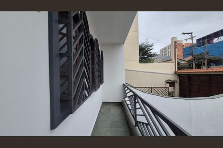 Sacada de casa à venda com 3 quartos, 245m² em Vila Alice, Santo André