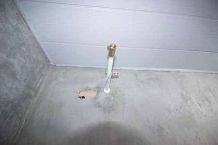 Banheiro de casa de condomínio para alugar com 1 quarto, 28m² em Jardim Laguna, Contagem