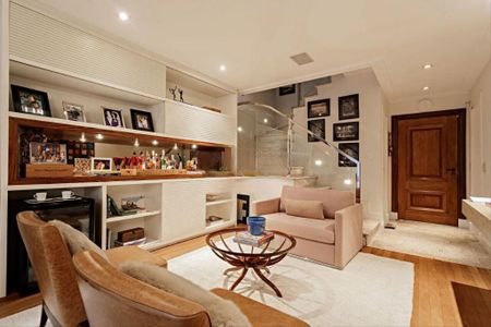 Casa à venda com 3 quartos, 273m² em Real Parque, São Paulo