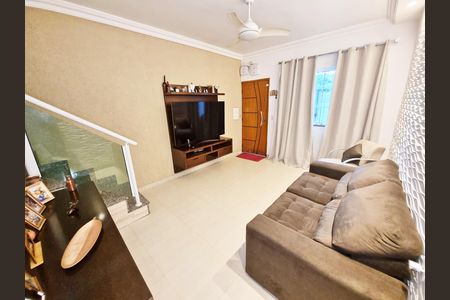 Sala de casa para alugar com 2 quartos, 75m² em Vila Ivone, São Paulo