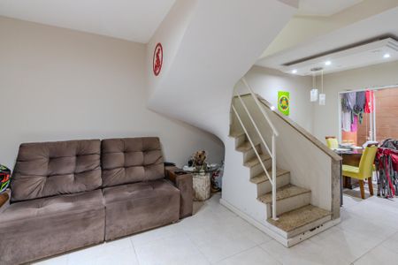 Sala de casa de condomínio à venda com 3 quartos, 150m² em Teresópolis, Porto Alegre