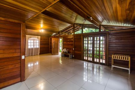 Sala de casa para alugar com 4 quartos, 214m² em São Fernando Residência, Barueri
