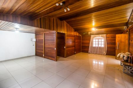 Sala de casa para alugar com 4 quartos, 214m² em São Fernando Residência, Barueri