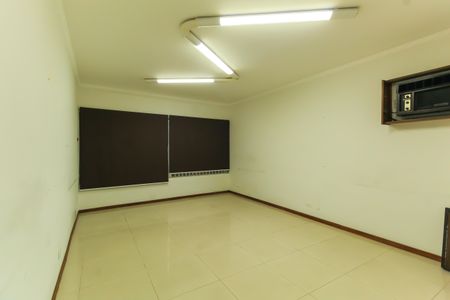 Sala de casa para alugar com 4 quartos, 256m² em Vila Regente Feijó, São Paulo