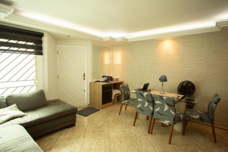 Sala de casa de condomínio para alugar com 3 quartos, 120m² em Vila Mariza Mazzei, São Paulo