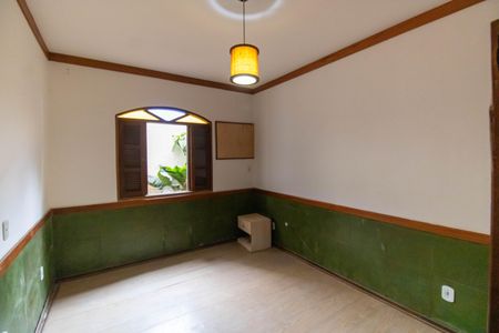 Quarto de casa de condomínio à venda com 5 quartos, 420m² em Itaipu, Niterói