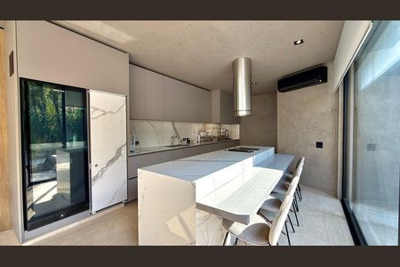 Cozinha de casa de condomínio à venda com 4 quartos, 500m² em Jardim Paulista, Barueri